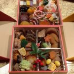 だしの和食　あじなお～八王子・日本料理・無添加レストラン～ <!-- wp:columns -->
<div class="wp-block-columns"><!-- wp:column -->
<div class="wp-block-column"><!-- wp:gallery {"ids":[51],"linkTo":"none"} -->
<figure class="wp-block-gallery columns-1 is-cropped">
<ul class="blocks-gallery-grid">
<li class="blocks-gallery-item">
<figure><img class="alignnone size-full wp-image-7655" src="https://ajinao.com/wp-content/uploads/2025/01/法事　お祝い　やっぱりおいしい≪だしの和食　あじなお≫無添加割烹・八王子.jpg" alt="" width="800" height="533" /></figure>
</li>
</ul>
</figure>
<!-- /wp:gallery -->

<!-- wp:heading {"level":5} -->
<h5><span style="font-family: webdings;">旬を味わい楽しむメニュー</span></h5>
<!-- /wp:heading -->

<!-- wp:paragraph -->
<p><span style="font-family: 'book antiqua', palatino, serif;">当店では「自然なもの」「てづくり」ということを大切にしています。季節ごとに物語のある料理をお楽しみください。</span></p>
<!-- /wp:paragraph -->

<!-- wp:buttons -->
<div class="wp-block-buttons"><!-- wp:button {"style":{"border":{"radius":0}},"className":"is-style-outline"} -->
<div class="wp-block-button is-style-outline"><a class="wp-block-button__link no-border-radius" href="https://ajinao.com/menu/"><strong><span style="color: #ff0000;"> ≪だしの和食　あじなお≫メニューはこちらから</span></strong></a></div>
<!-- /wp:button --></div>
<!-- /wp:buttons -->

<!-- wp:spacer {"height":20} -->
<div class="wp-block-spacer" style="height: 20px;" aria-hidden="true"> </div>
<!-- /wp:spacer --></div>
<!-- /wp:column -->

<!-- wp:column -->
<div class="wp-block-column"><!-- wp:gallery {"ids":[53],"linkTo":"none"} -->
<figure class="wp-block-gallery columns-1 is-cropped">
<ul class="blocks-gallery-grid">
<li class="blocks-gallery-item">
<figure><img class="alignnone size-full wp-image-3236" src="https://ajinao.com/wp-content/uploads/2023/02/DSC07410～やっぱりおいしい≪だしの和食　あじなお≫無添加割烹・八王子～.jpg" alt="" width="1024" height="684" /></figure>
</li>
</ul>
</figure>
<!-- /wp:gallery -->

<!-- wp:heading {"level":5} -->
<h5>お野菜たっぷりテイクアウト</h5>
<!-- /wp:heading -->

<!-- wp:paragraph -->
<p><span style="font-family: 'book antiqua', palatino, serif;">お野菜たっぷりのテイクアウトです。おかずの種類もたくさん。笑顔になってね。お祝い用・法事用もございます。</span></p>
<!-- /wp:paragraph -->

<!-- wp:buttons -->
<div class="wp-block-buttons"><!-- wp:button {"style":{"border":{"radius":0}},"className":"is-style-outline"} -->
<div class="wp-block-button is-style-outline"><span style="font-family: georgia, palatino, serif;"><a class="wp-block-button__link no-border-radius" href="ajinao.com/takeout/"><span style="color: #ff0000;"><strong>テイクアウトメニューは、こちらから</strong></span></a></span></div>
<!-- /wp:button --></div>
<!-- /wp:buttons -->

<!-- wp:spacer {"height":20} -->
<div class="wp-block-spacer" style="height: 20px;" aria-hidden="true"> </div>
<!-- /wp:spacer --></div>
<!-- /wp:column -->

<!-- wp:column -->
<div class="wp-block-column"><!-- wp:gallery {"ids":[55],"linkTo":"none"} -->
<figure class="wp-block-gallery columns-1 is-cropped">
<ul class="blocks-gallery-grid">
<li class="blocks-gallery-item">
<figure><img class="wp-image-55" src="https://ajinao.com/wp-content/uploads/2021/09/無農薬野菜　自然栽培　やっぱりおいしい≪だしの和食　あじなお≫無添加割烹・八王子.jpg" alt="" width="899" height="599" data-id="55" data-full-url="https://ajinao.com/wp-content/uploads/2021/09/無農薬野菜　自然栽培　やっぱりおいしい≪だしの和食　あじなお≫無添加割烹・八王子.jpg" data-link="https://ajinao.com/home/%e7%84%a1%e8%be%b2%e8%96%ac%e9%87%8e%e8%8f%9c%e3%80%80%e8%87%aa%e7%84%b6%e6%a0%bd%e5%9f%b9%e3%80%80%e3%82%84%e3%81%a3%e3%81%b1%e3%82%8a%e3%81%8a%e3%81%84%e3%81%97%e3%81%84%e2%89%aa%e3%81%a0%e3%81%97/" /></figure>
</li>
</ul>
</figure>
<!-- /wp:gallery -->

<!-- wp:heading {"level":5} -->
<h5>ナチュラル食材と生産者さん</h5>
<!-- /wp:heading -->

<!-- wp:paragraph -->
<p><span style="font-family: 'book antiqua', palatino, serif;">「安心」で「おいしい」そして「個性」あるお野菜等を使用しています。個性的で愛らしい生産者の方々です。応援してね。</span></p>
<!-- /wp:paragraph -->

<!-- wp:buttons -->
<div class="wp-block-buttons"><!-- wp:button {"style":{"border":{"radius":0}},"className":"is-style-outline"} -->
<div class="wp-block-button is-style-outline"><a class="wp-block-button__link no-border-radius" href="ajinao.com/shokuzai-seisansha/"><span style="color: #ff0000;"><strong>当店で使用している食材の生産者さんはこちらから</strong></span></a></div>
<!-- /wp:button --></div>
<!-- /wp:buttons -->

<!-- wp:spacer {"height":20} --></div>
<div class="wp-block-column">
<figure class="wp-block-gallery columns-1 is-cropped">
<figure><img class="alignnone size-full wp-image-9306" src="https://ajinao.com/wp-content/uploads/2025/09/おせち料理2024年～八王子めじろ台・無添加割烹レストラン≪だしの和食-あじなお≫.jpg" alt="" width="1024" height="767" /></figure>
</figure>
<!-- /wp:gallery -->

<!-- wp:heading {"level":5} -->
<h5>特別なご案内</h5>
<!-- /wp:heading -->

<!-- wp:paragraph -->
<p><span style="font-family: 'book antiqua', palatino, serif;">「無添加おせち」「国産松茸料理」「鰻・鱧・穴子料理」「筍づくし」等、季節限定料理のご案内です。</span></p>
<!-- /wp:paragraph -->

<!-- wp:buttons -->
<div class="wp-block-buttons"><!-- wp:button {"style":{"border":{"radius":0}},"className":"is-style-outline"} -->
<div class="wp-block-button is-style-outline"><span style="color: #ff0000;"><strong><a class="wp-block-button__link no-border-radius" style="color: #ff0000;" href="ajinao.com/special-aste/">特別なご案内はこちらから</a></strong></span></div>
</div>
<!-- /wp:paragraph --></div>
<!-- /wp:column --></div>
<!-- /wp:columns -->

<!-- wp:cover {"customOverlayColor":"#f3f3f3","minHeight":250,"contentPosition":"center center","align":"full"} -->
<div class="wp-block-cover alignfull has-background-dim" style="background-color: #f3f3f3; min-height: 250px;">
<div class="wp-block-cover__inner-container"><!-- wp:spacer {"height":40} -->
<div class="wp-block-spacer" style="height: 40px;" aria-hidden="true"> </div>
<!-- /wp:spacer -->

<!-- wp:columns {"verticalAlignment":"center"} -->
<div class="wp-block-columns are-vertically-aligned-center"><!-- wp:column {"verticalAlignment":"center","width":"33.33%"} -->
<div class="wp-block-column is-vertically-aligned-center" style="flex-basis: 33.33%;"><!-- wp:gallery {"ids":[57],"linkTo":"none","align":"center"} -->
<figure class="wp-block-gallery aligncenter columns-1 is-cropped">
<ul class="blocks-gallery-grid">
<li class="blocks-gallery-item">
<figure><img class="alignnone size-full wp-image-7643" src="https://ajinao.com/wp-content/uploads/2025/01/店主・女将・やっぱりおいしい《だしの和食　あじなお》八王子・無添加.jpg" alt="" width="541" height="450" /></figure>
</li>
</ul>
</figure>
<!-- /wp:gallery --></div>
<!-- /wp:column -->

<!-- wp:column {"verticalAlignment":"center","width":"66.66%"} -->
<div class="wp-block-column is-vertically-aligned-center" style="flex-basis: 66.66%;"><!-- wp:heading {"level":4,"textColor":"black"} -->
<h4 class="has-black-color has-text-color">安心と信頼を大切にしています。リラックスしてお過ごしください。</h4>
<!-- /wp:heading -->

<!-- wp:paragraph {"textColor":"black"} -->
<p class="has-black-color has-text-color"><span style="font-family: 'book antiqua', palatino, serif;">おいしい料理であることはもちろん、安心してお召し上がりいただけますように努めております。お客さまとのコミュニケーションを大切に、気持ち良く笑顔でお過ごしいただけましたら幸いです。堅苦しくない、リラックスできる和食をお楽しみください。</span></p>
<!-- /wp:paragraph --></div>
<!-- /wp:column --></div>
<!-- /wp:columns --></div>
</div>
<!-- /wp:cover -->

<!-- wp:spacer {"height":60} -->
<div class="wp-block-spacer" style="height: 60px;" aria-hidden="true"> </div>
<!-- /wp:spacer -->

<!-- wp:heading -->
<h2>News & Information＆Blog</h2>
<!-- /wp:heading -->

<!-- wp:latest-posts {"displayPostContent":true,"displayPostDate":true,"displayFeaturedImage":true,"featuredImageAlign":"left","addLinkToFeaturedImage":true} /-->  だしの和食 あじなお～八王子・日本料理・無添加レストラン～ - ゆったり落ち着いて食事できる隠れ家和食店。 お祝い・記念日・法事等、ご家族での特別なランチ・ディナーに最適。ナチュラル食材・国産食材使用店。 ゆったり落ち着いて食事できる隠れ家和食店。 お祝い・記念日・法事等、ご家族での特別なランチ・ディナーに最適。ナチュラル食材・国産食材使用店。 無添加おせち2027正月元旦　八王子無添加高級日本料理レストラン≪だしの和食　あじなお≫